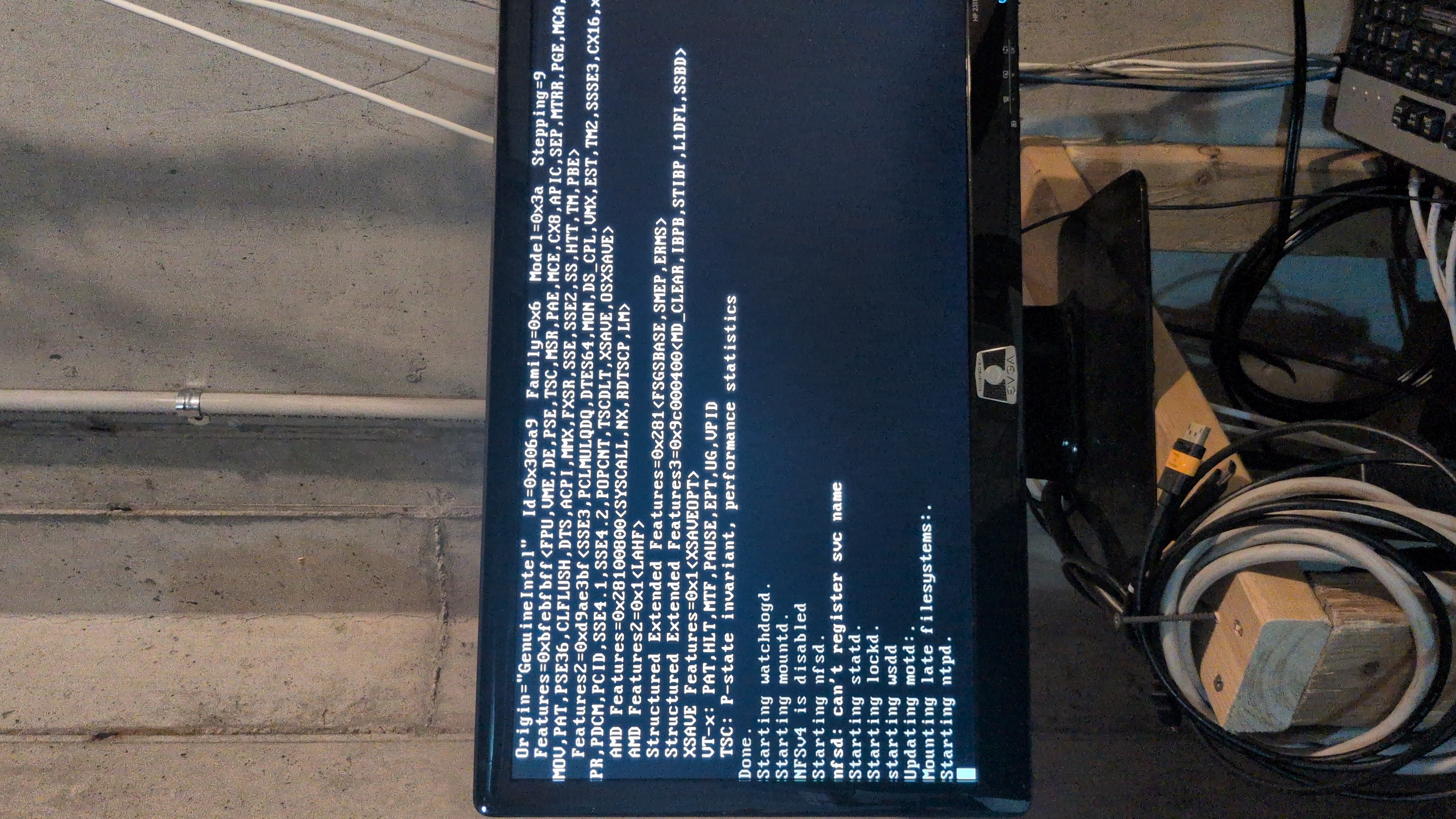 storage-array-booting-screen.jpg