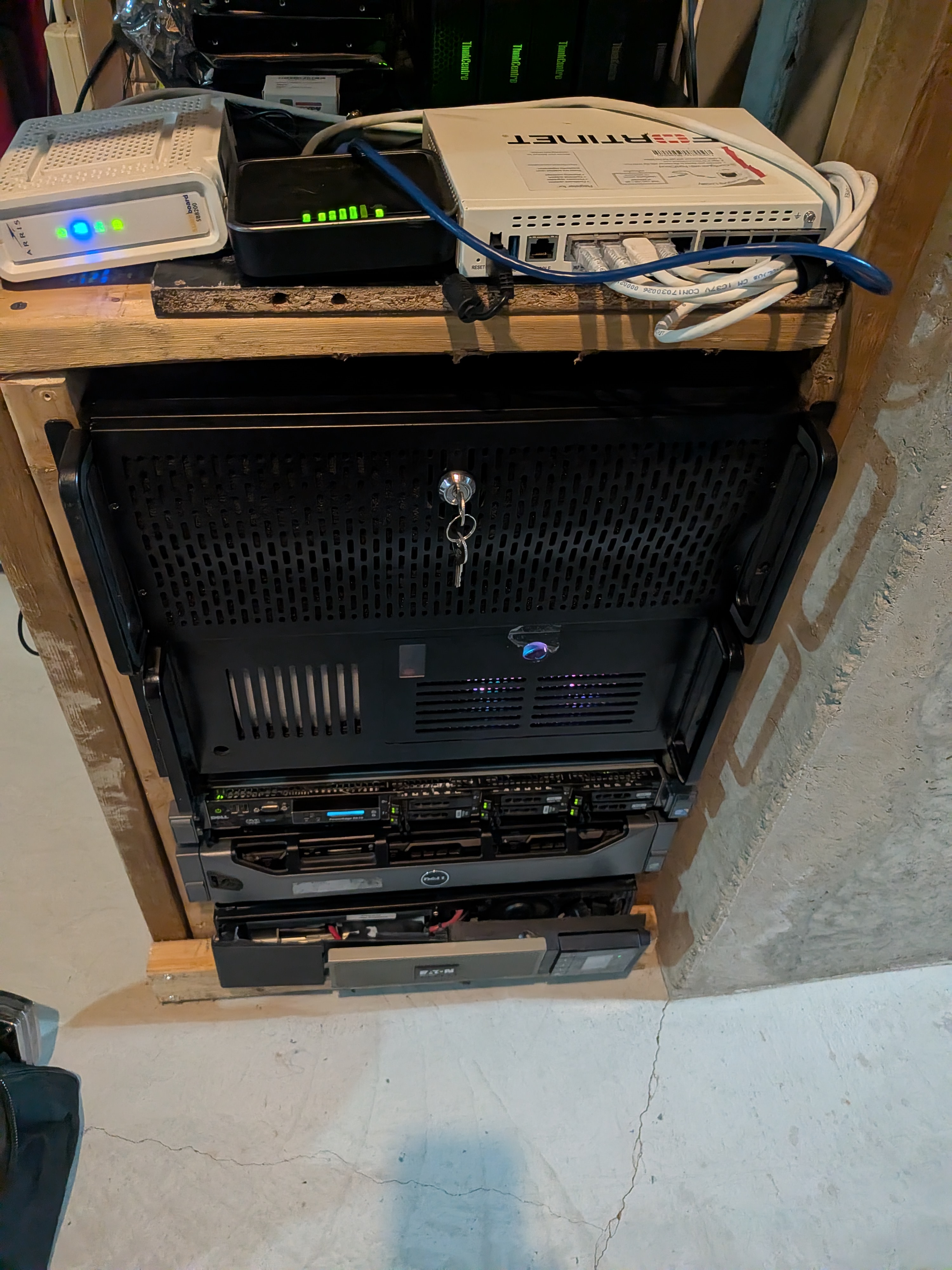 storage-array-front-looking-down.jpg