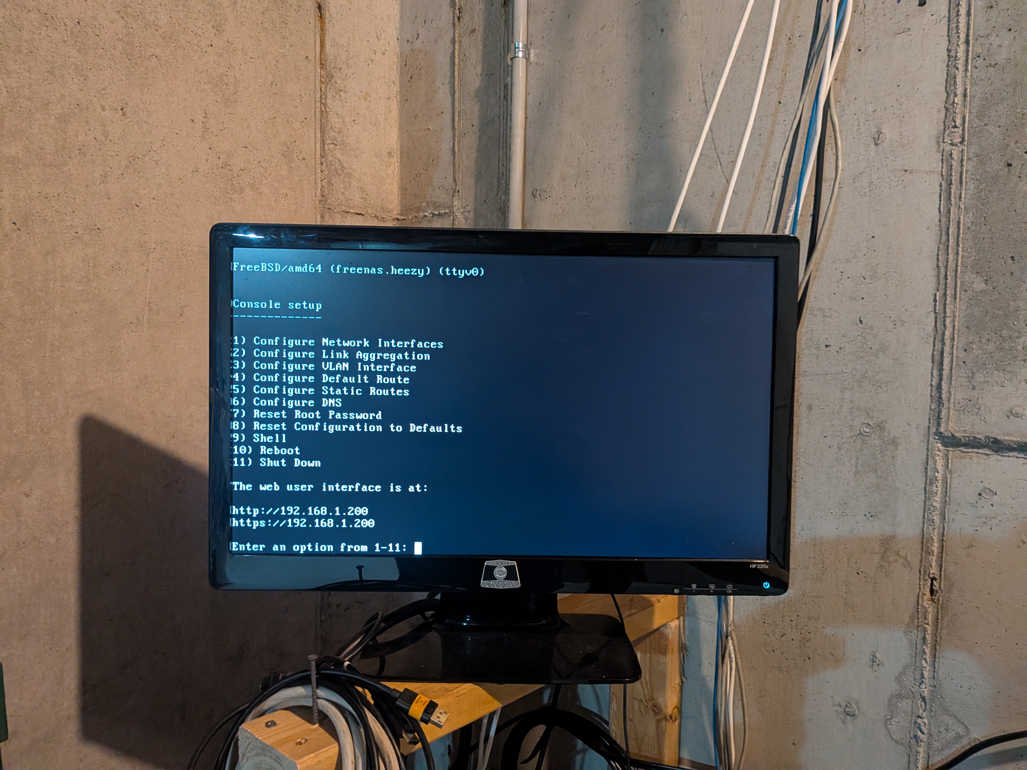 storage-array-menu-screen.jpg